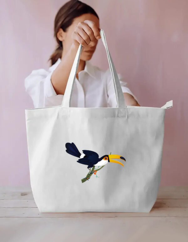 Tucan 003 Everyday Large Tote Bag