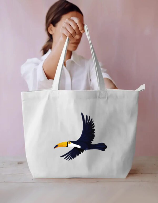 Tucan 004 Everyday Large Tote Bag