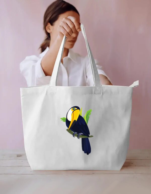 Tucan 005 Everyday Large Tote Bag