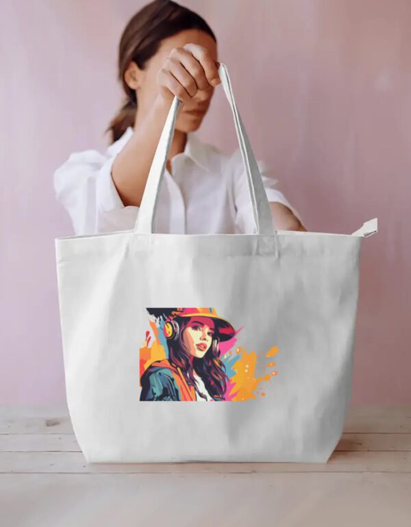 Graffitti Woman Everyday Large Tote Bag - Image 2